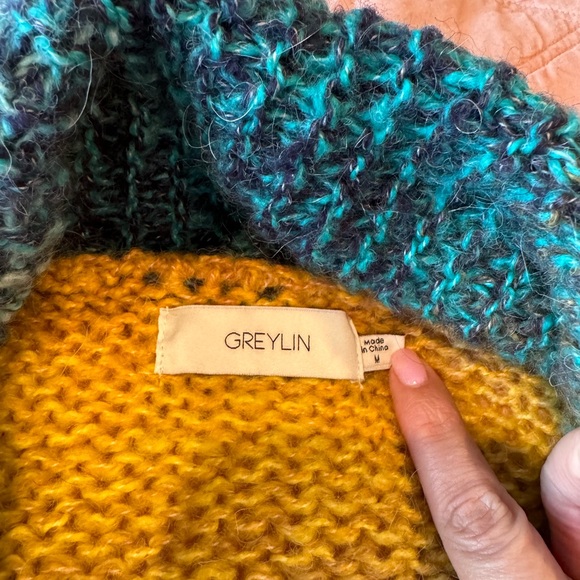 Anthropologie sweater❤️ - Picture 2 of 4